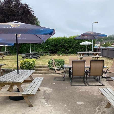 The Poacher Pub Portishead Extérieur photo